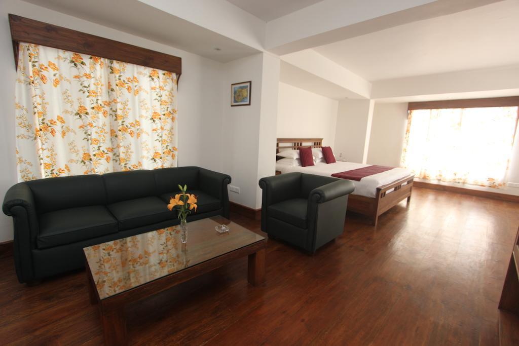 The Pear Tree Bed & Breakfast Shillong Dış mekan fotoğraf